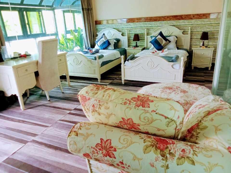Crystal Beach Hotel Port Vila Exterior foto