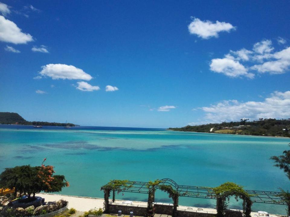 Crystal Beach Hotel Port Vila Exterior foto